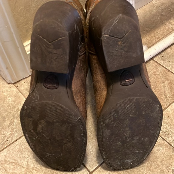 Ariat square toe boots - Picture 6 of 6